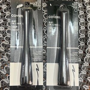 COVERGIRL Get In Line Liquid Eyeliner in Black (2)